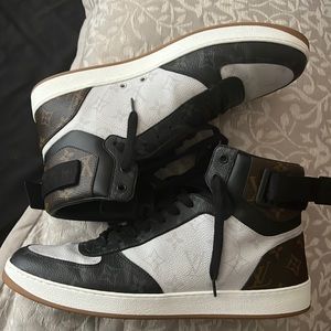 Mens Louis Vuitton size 11.5. Worn once